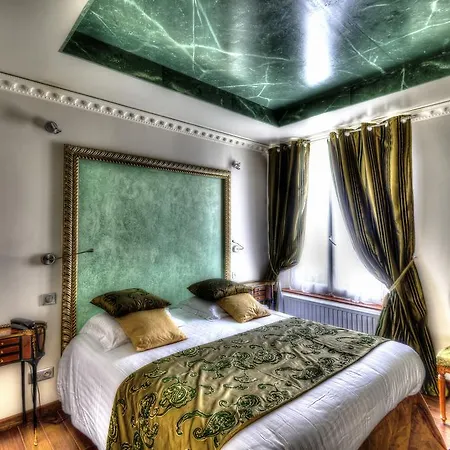 The Originals Boutique, Aultia,