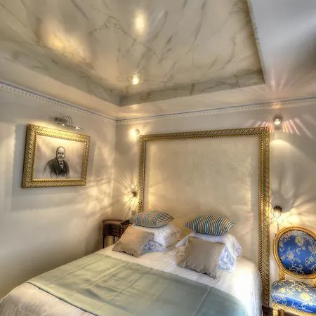 The Originals Boutique, Aultia,