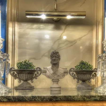The Originals Boutique, Aultia,